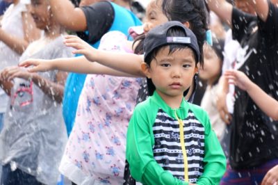 幼稚園 水遊び ラッシュガード