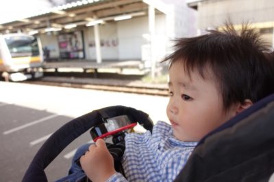 子供 電車 スポット 神奈川 ベビーカー