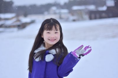 スキー場 子供 雪遊び 服装 女の子